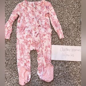 Posh peanut Antionette footie